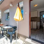 1 Bedroom In * פולה