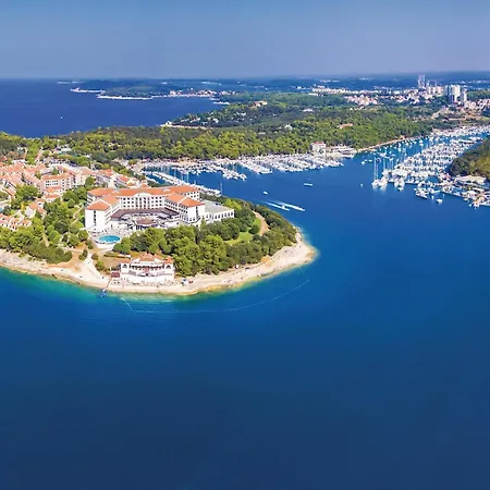 Beautiful In With Wifi Апартаменты