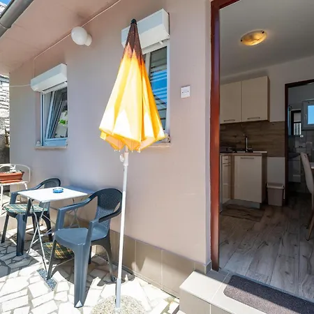1 Bedroom Beautiful Apartment In Pula * Pula